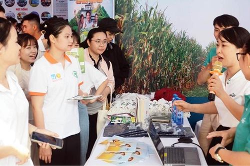 Thay đổi để đáp ứng nhu cầu của xã hội