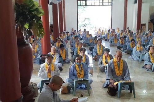 Đạo tràng chùa Phước Lộc tu tập 'Một ngày an lạc' nhân ngày Khánh đản Đức Phật A Di Đà
