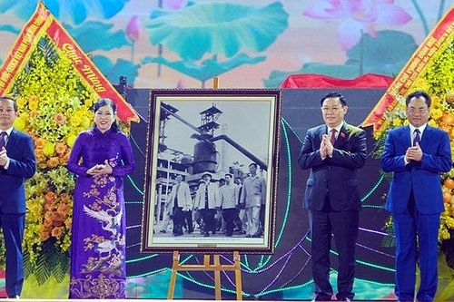 Chủ tịch Quốc hội Vương Đình Huệ dự Lễ kỷ niệm 60 năm Bác Hồ về thăm tỉnh Thái Nguyên