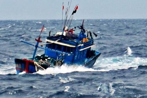 Tìm kiếm 4 ngư dân mất tích trên biển