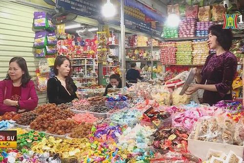 Sức mua kém, tiểu thương giảm nhập 30% lượng hàng hóa Tết