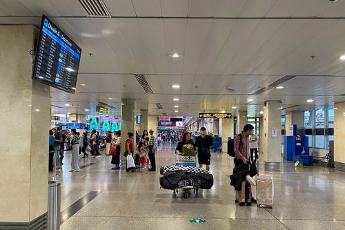 TP.HCM: Cửa ngõ ùn ứ, sân bay và bến xe thông thoáng
