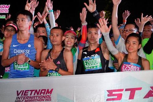 5.000 vận động viên tham gia Giải bán marathon quốc tế 2024 tại Hà Nội
