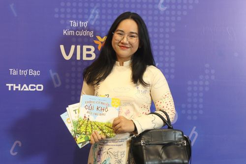 Ngày làm việc cuối năm đáng nhớ của các tác giả sách