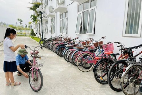 Người gác cổng nơi học đường
