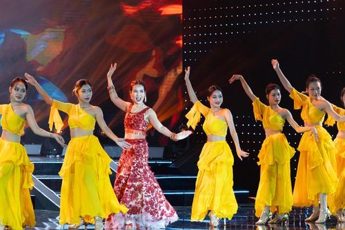 'Việt Nam - Hành trình rạng rỡ' được nối sóng từ 3 điểm cầu