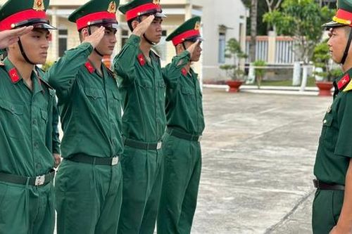 Đồng bộ giữa kỷ luật Quân đội với kỷ luật về Đảng; kỷ luật Quân đội không thấp hơn kỷ luật về Đảng
