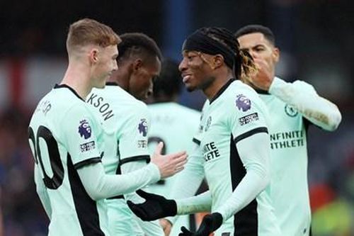 Ngoại hạng Anh: Chelsea thắng hú vía Luton Town