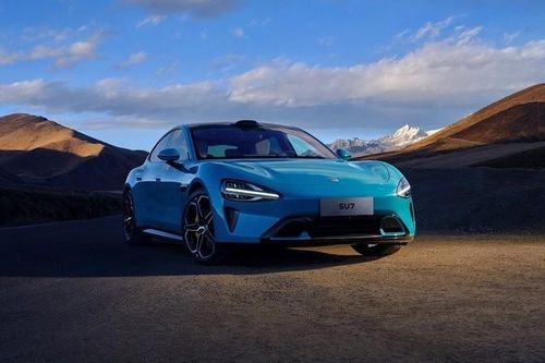 Xiaomi trình làng mẫu xe điện đầu tiên Xiaomi SU7, cạnh tranh với Porsche Taycan