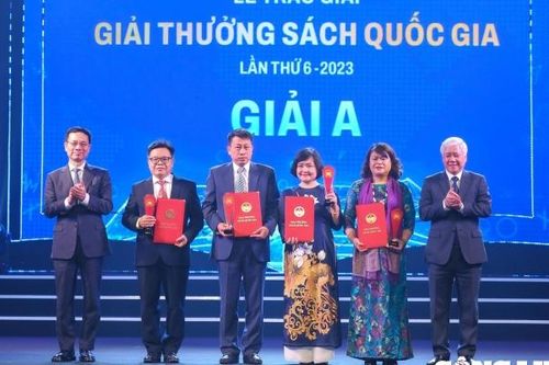 Tôn vinh các tác giả, dịch giả, người làm công tác xuất bản là tôn vinh văn hóa đọc...