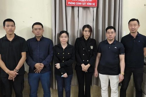Chủ nhà hàng ở TP HCM điều hành đường dây mại dâm thu hơn 40 tỉ đồng