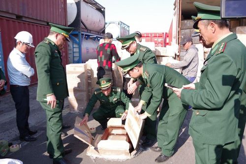 Liên tiếp bắt giữ các vụ vận chuyển hàng hóa trái phép
