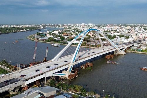 Thông xe cầu gần 800 tỷ đồng bắc qua sông Cần Thơ
