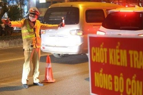 Vì sao uống bia 0 độ vẫn bị phạt nồng độ cồn?