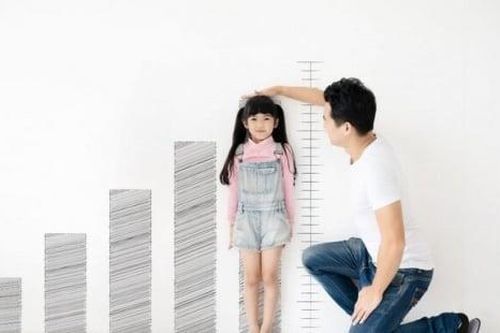 4 đặc điểm dự đoán chiều cao của trẻ trong tương lai
