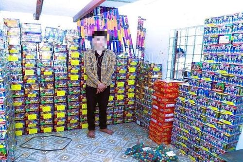 Nam thanh niên trữ nửa tấn pháo lậu trong phòng trọ