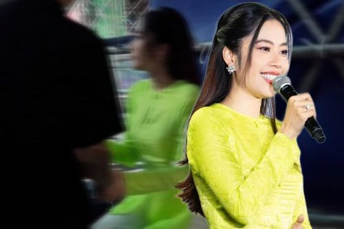 Nam Em được chồng sắp cưới hộ tống đi hát, 'đánh dấu chủ quyền' với bạn gái sau cánh gà