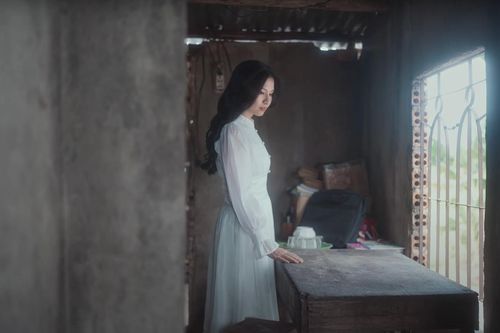 Nữ ca sĩ bất ngờ tuyên bố đổi nghệ danh: Là gương mặt chẳng xa lạ trong showbiz Việt