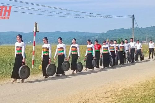 Vang tiếng cồng chiêng trên vùng đất Mường Đủ