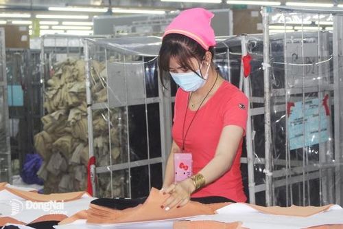 Doanh nghiệp có đơn hàng, người lao động phấn khởi