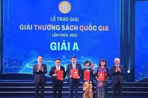 'Chào tiếng Việt' và sách về thềm lục địa đoạt giải A Giải Sách Quốc gia