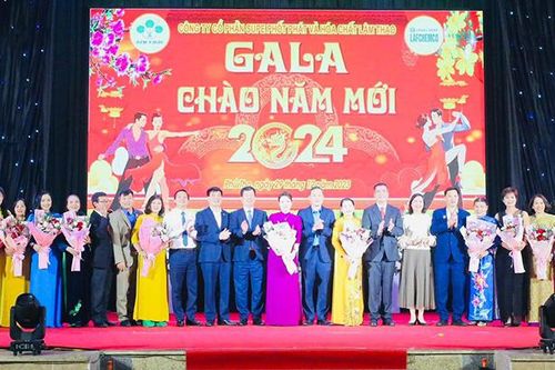 Công ty Cổ phần Supe Phốt phát và Hóa chất Lâm Thao tổ chức gala 'Chào năm mới 2024'