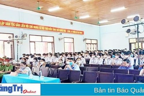 Giáo dục pháp luật cho học sinh qua các phiên tòa giả định, lưu động