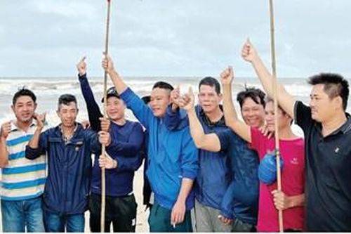 'Trái tim biển' mặn mòi yêu thương