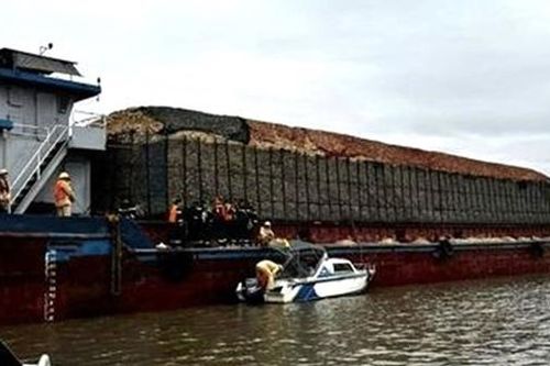 Ba người cùng gia đình tử vong dưới khoang máy tàu thủy