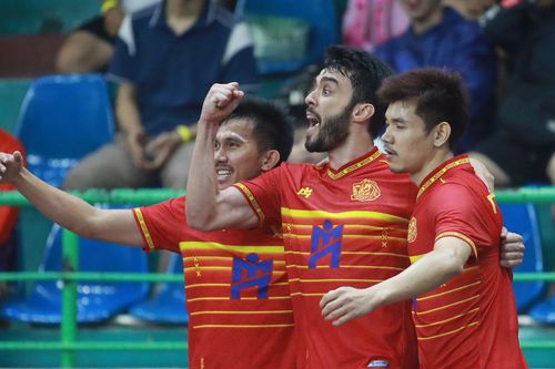 Đội futsal Thái Lan dùng tiền thưởng vô địch để làm từ thiện tại Việt Nam