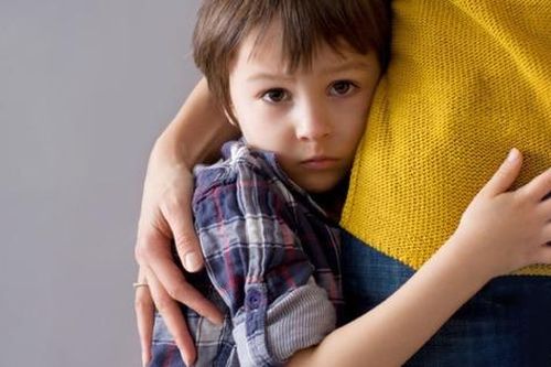 Cha mẹ phạm sai lầm nghiêm trọng khi vẫn áp dụng 10 cách nuôi dạy con đã lỗi thời dưới dây