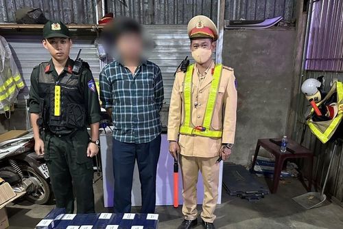 CSGT Đắk Nông phát hiện 1 đối tượng vận chuyển 244 cây thuốc lá lậu