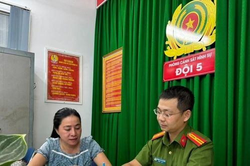 Điều chưa kể về cơ trưởng hàng không cùng bạn gái điều hành đường dây mại dâm