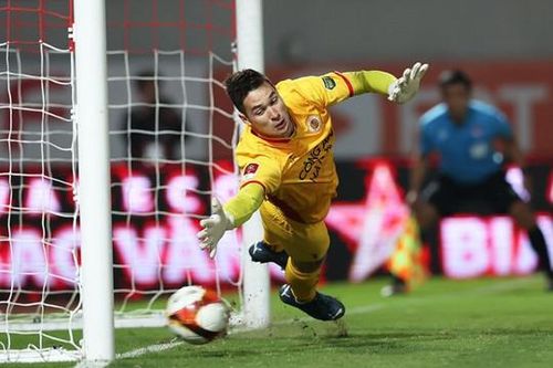 HLV Troussier tích cực rèn kỹ năng đặc biệt cho Filip Nguyễn