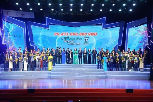Những 'chuyến tàu' mang mùa xuân cho em
