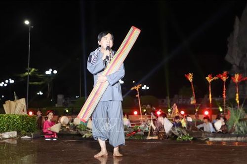 Hậu Giang: Tái hiện hoạt cảnh 'Tình anh bán chiếu'