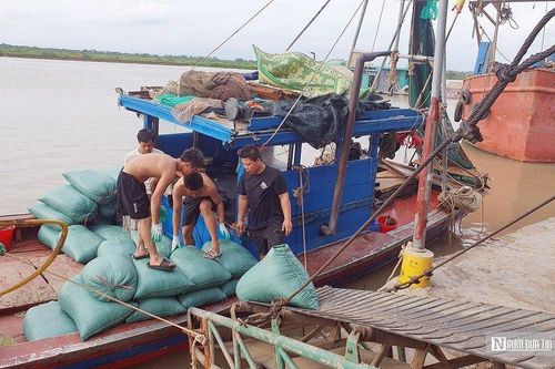 Hải Phòng: Ngư dân khốn đốn vì ngừng hoạt động đăng kiểm tàu cá