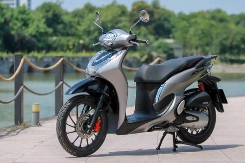 Dịp cuối năm, Honda SH Mode đang có giá bán siêu hấp dẫn, khách Việt có thể tậu xe chơi Tết giá rẻ