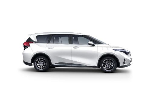 Xe gầm cao 7 chỗ giảm giá siêu sốc tại Việt Nam trước thềm năm mới