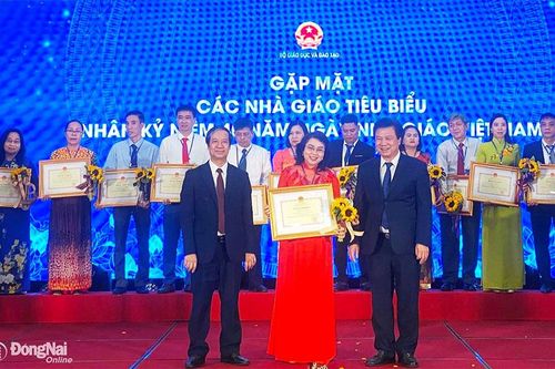 Đồng Nai có 12 nhà giáo được phong tặng Nhà giáo ưu tú