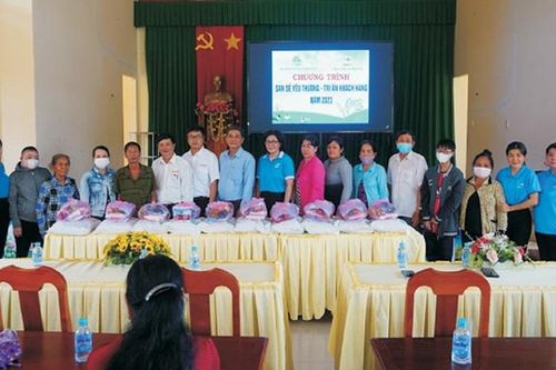 Công ty Điện lực Đồng Tháp đồng hành cùng khách hàng sử dụng điện an toàn, tiết kiệm và hiệu quả