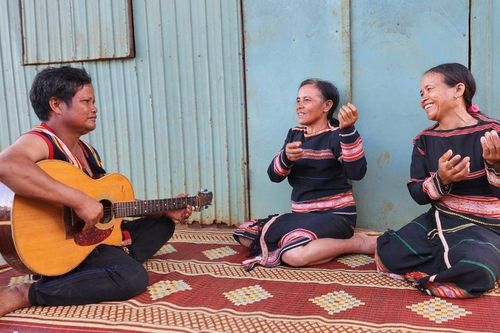 Trọn tình yêu với dân ca Bahnar