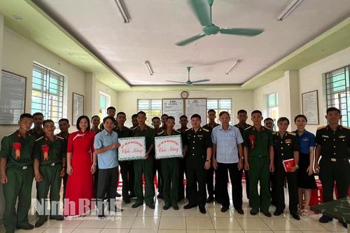 Để thanh niên yên tâm lên đường nhập ngũ