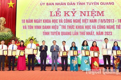 Khơi dậy khát vọng cống hiến