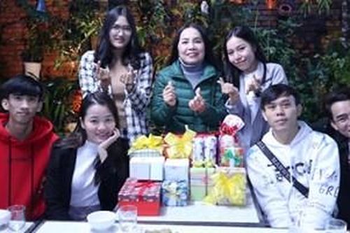 Lưu học sinh Lào đón năm mới tại Huế
