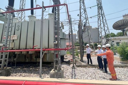 Công ty Truyền tải điện 1: Chủ động đảm bảo an toàn lưới điện dịp Tết dương lịch 2024