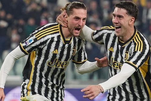 Juventus áp sát ngôi đầu sau chiến thắng tối thiểu