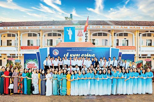 Tự hào mái trường 40 năm tuổi