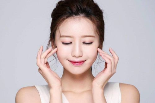 Bí quyết đơn giản giúp bạn có làn da đẹp vạn người mê đón Tết
