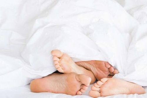 Chuyện 'yêu' nồng cháy của cặp đôi nàng 82 - chàng 39 và bí quyết duy trì sự dẻo dai của cụ bà U90